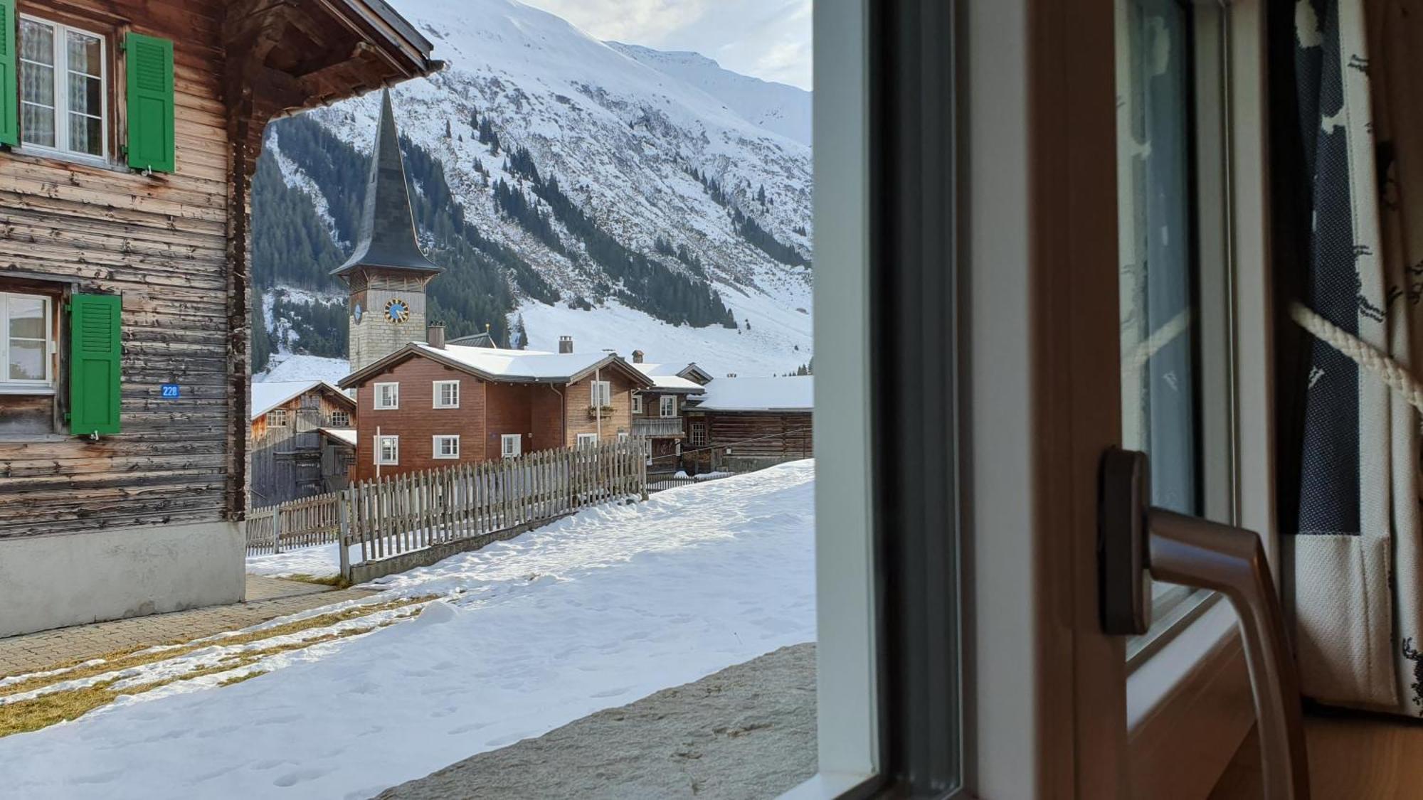 Yeti Lodge Sedrun Habitación foto
